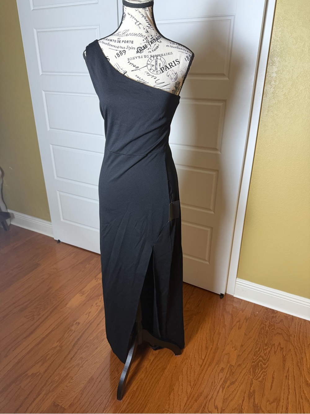 NWT Lulus Good Times Only Black One-Shoulder Maxi Dress - Picture 3 of 5